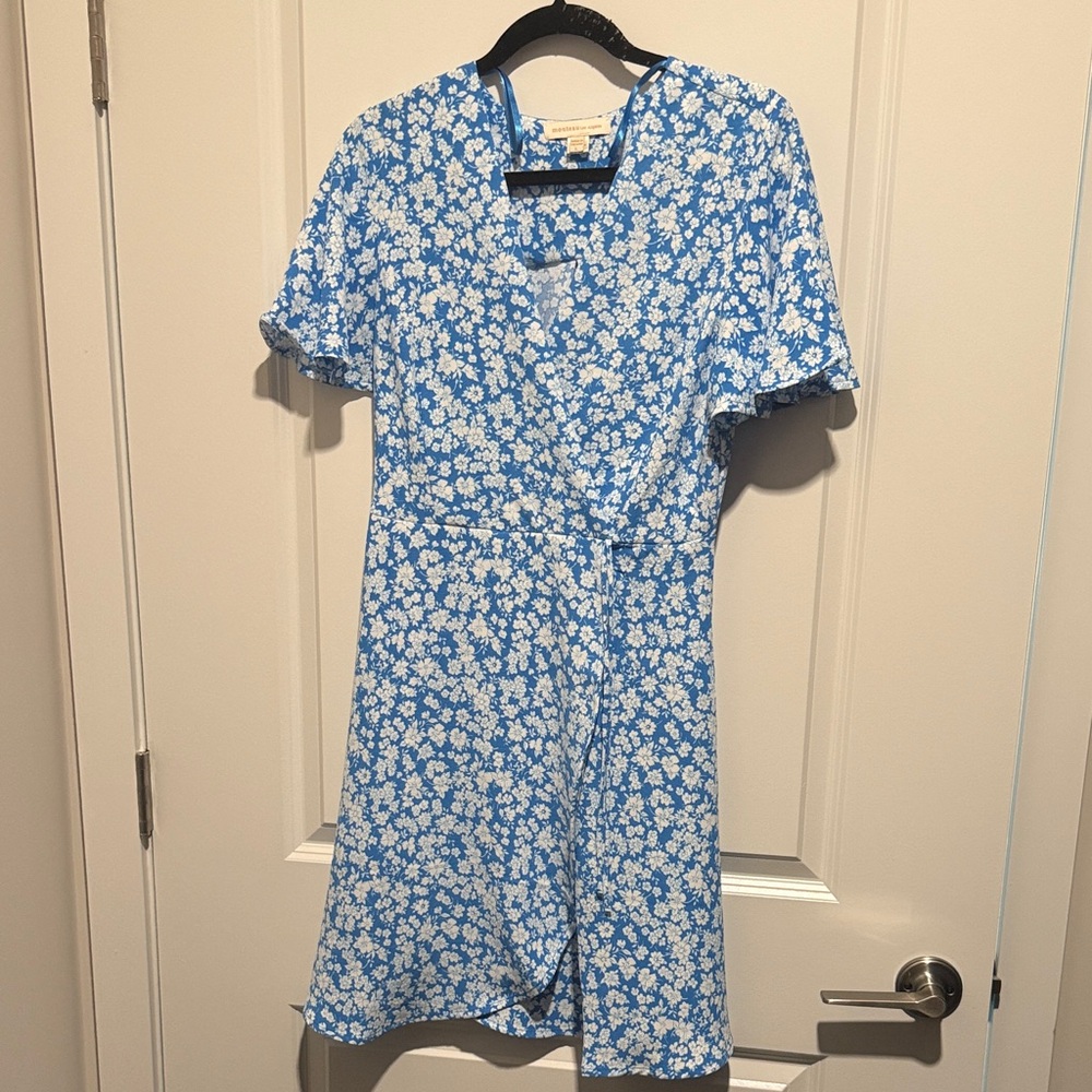 Chic Blue Floral Mini Dress